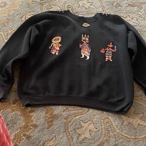 Vintage 1992 Native American Black Men’s Sweatshirt Embroidered Figures $40